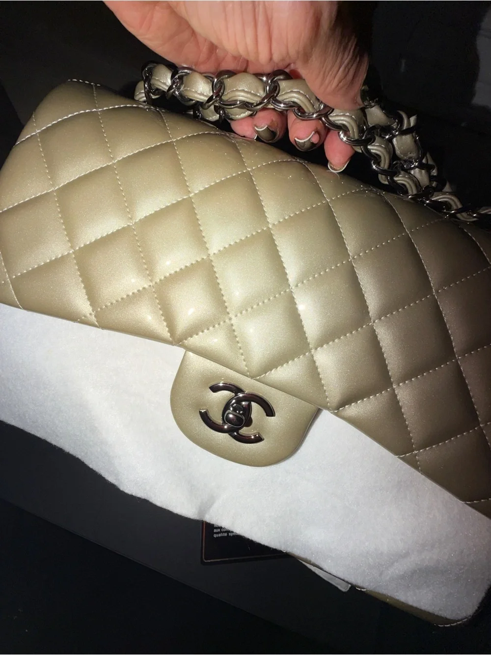 CHANEL Quilted Flap Shoulder Bag in patent leather silver pewter